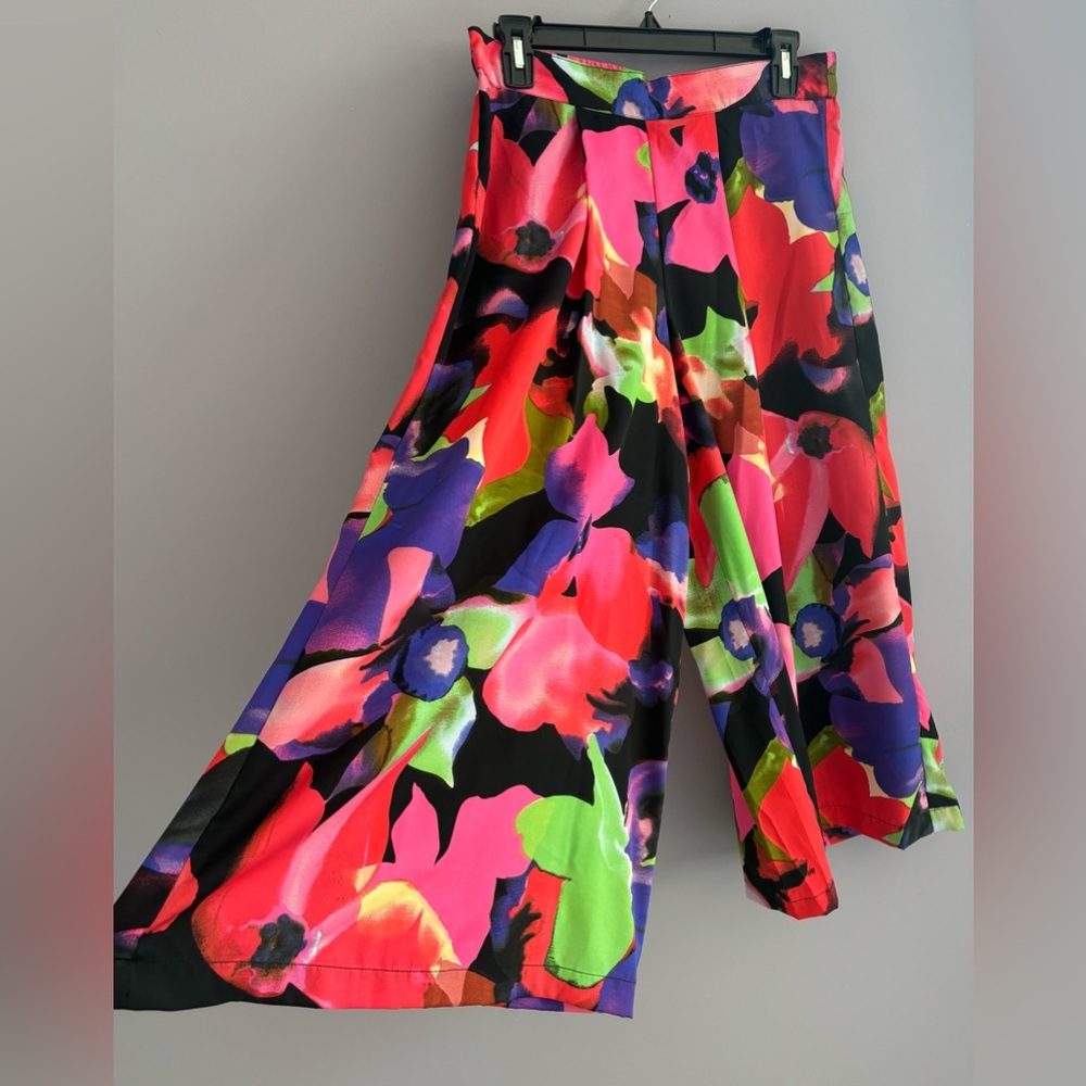 Floral print wide leg capri pants